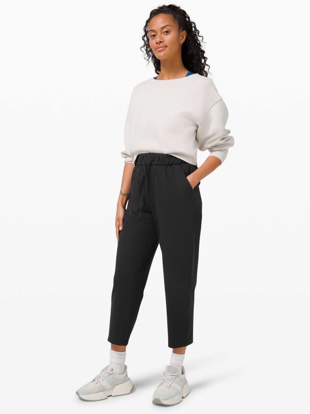Lululemon Keep Moving Crop *High Rise, 23"
Black size 4